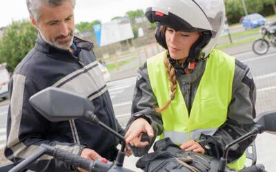 Motocyklowe prawo jazdy – jak wygląda kurs i jak zdać egzamin. Instruktor motocyklowej szkoły jazdy EXPERT z Zabrza wyjaśnia:
