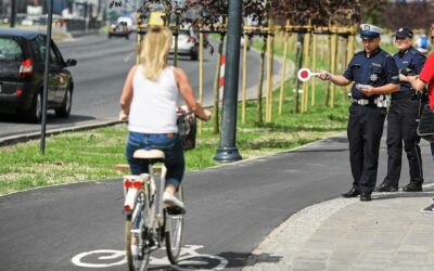 W jakich sytuacjach możesz jeździć rowerem po chodniku, a kiedy dostaniesz za to mandat?