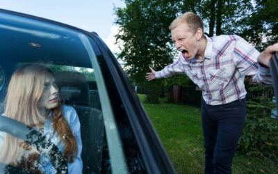 Jak radzić sobie z agresją innych kierowców? Zachowaj spokój i bezpieczeństwo za kierownicą